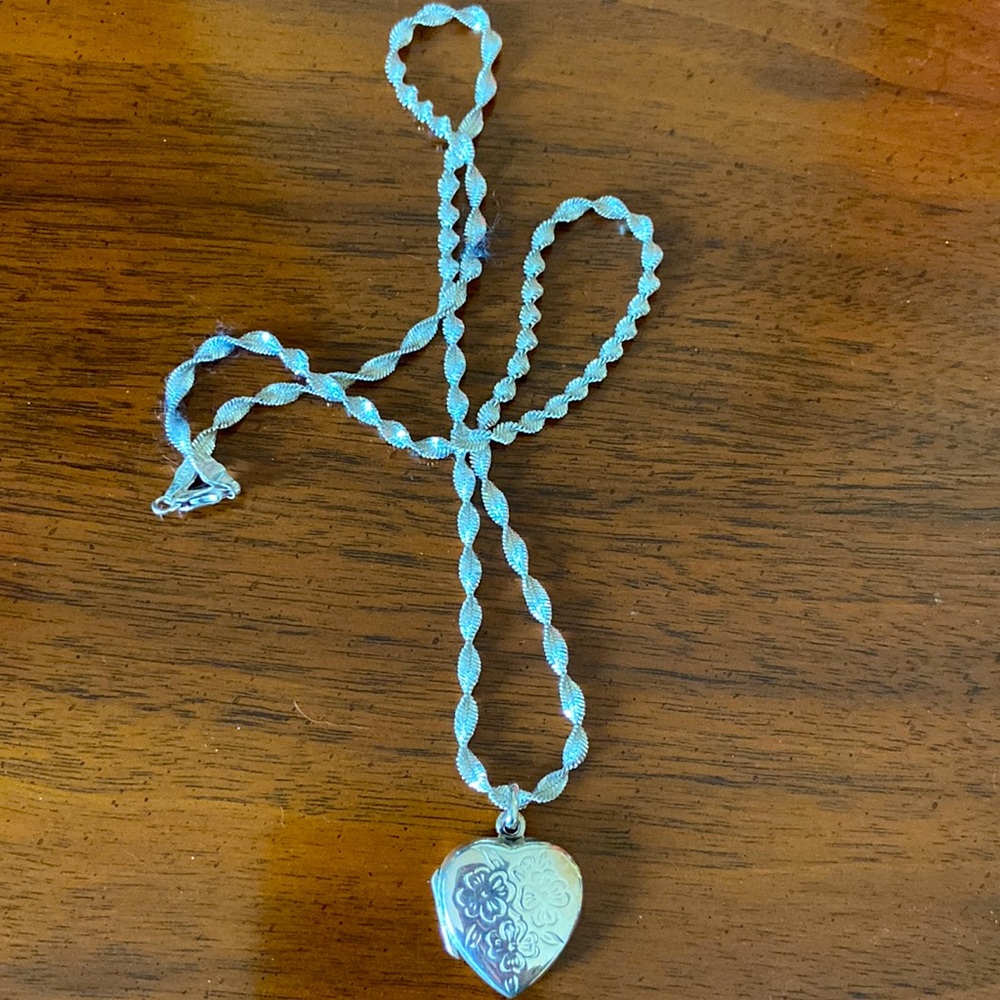 Beautiful sterling silver necklace and locket set